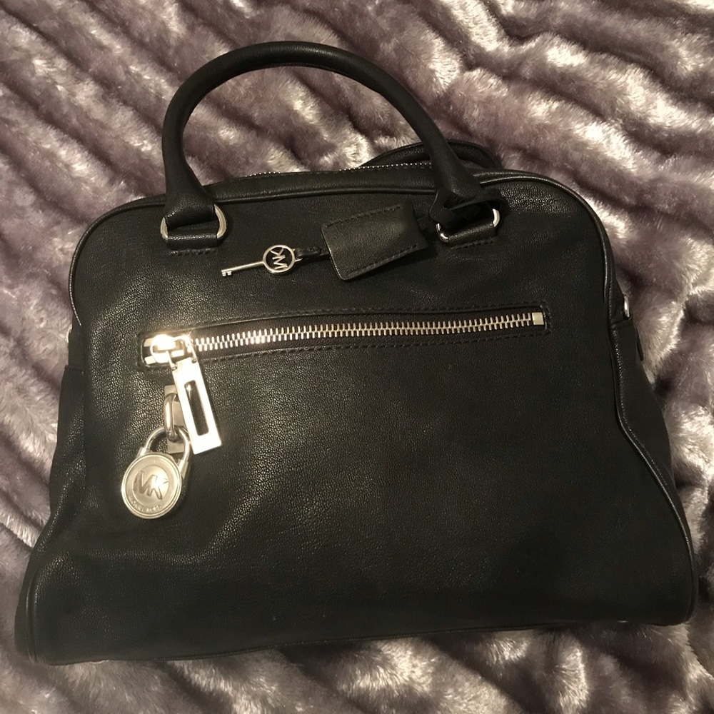 Michael kors Handbag purse Authentic with lock